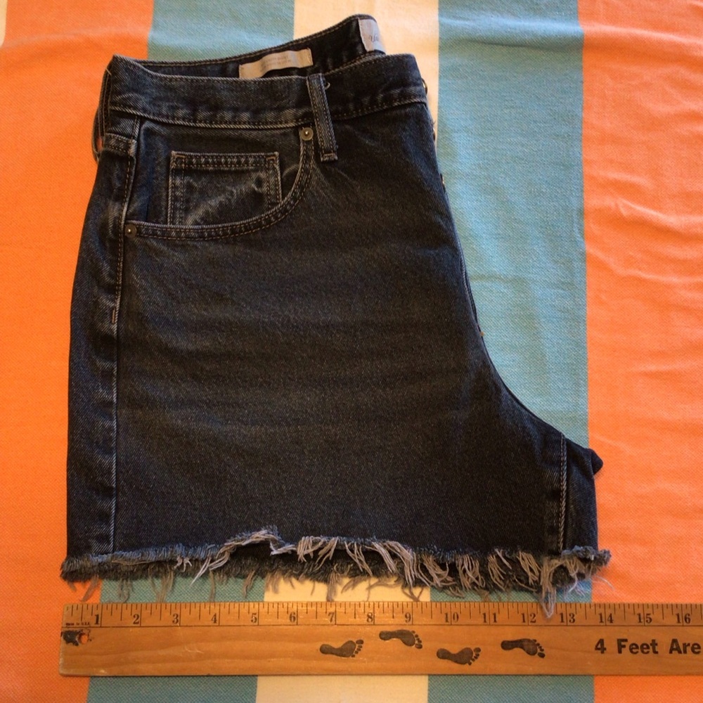 Universal thread button up jean shorts. - Picture 2 of 5